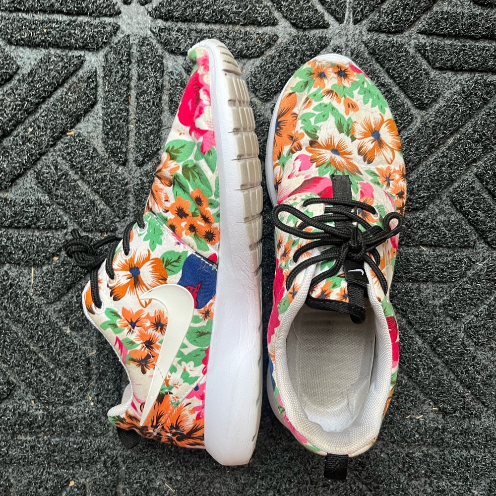 Nike Roshe Run Floral Running